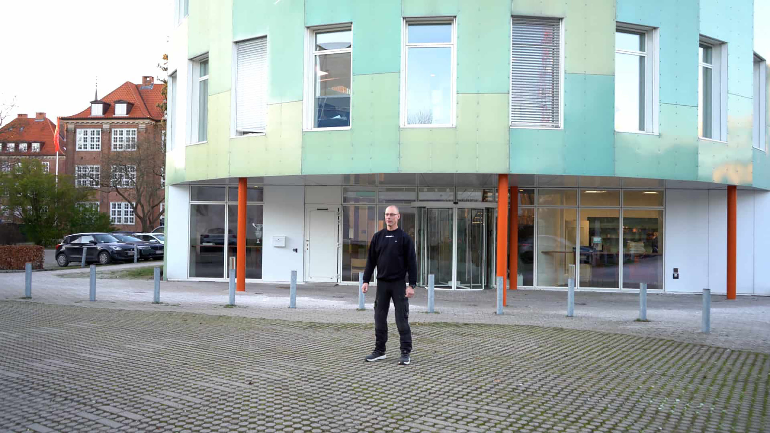 Jim Gram-møbelsnedker hos- HOLMRIS B8